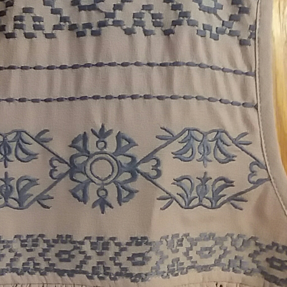 inLUV Embroidered Sleeveless Hi Low Top Size 2X - Picture 3 of 6